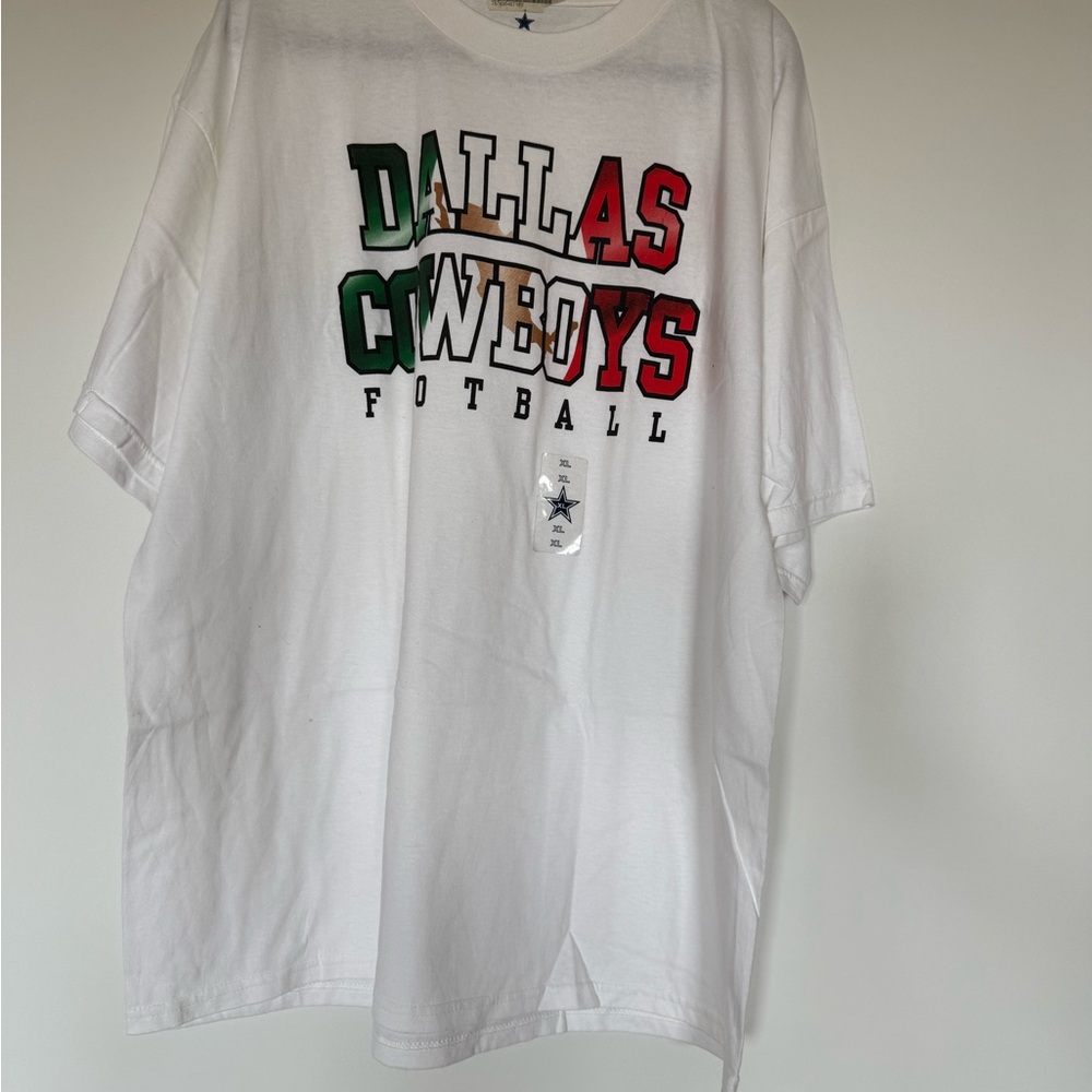 NWT Dallas Cowboys Football T-Shirt Size XL